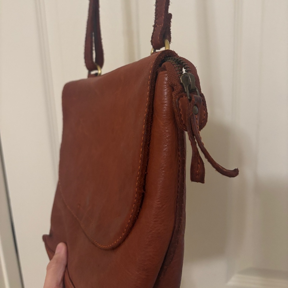 MARTA PONTI Leather Crossbody Bag - Picture 3 of 9